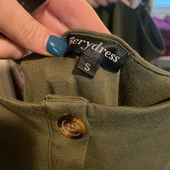 The cutest little sun dress ☀️ - Picture 6 of 9